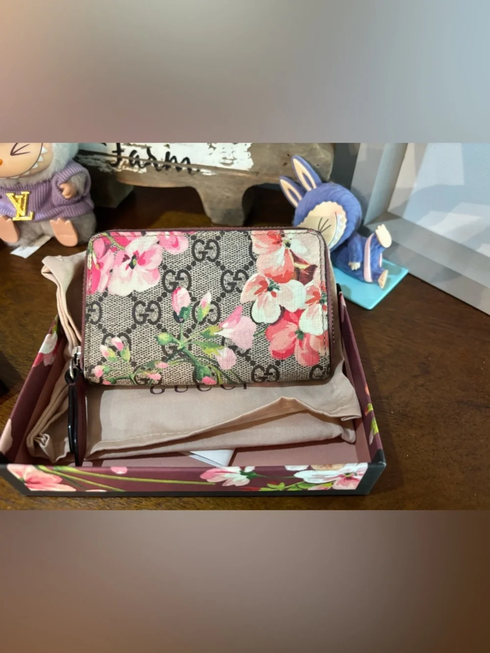 Gucci Blooms Floral Beige and Pink small zip around wallet in EUC full inclusion - Picture 7 of 8